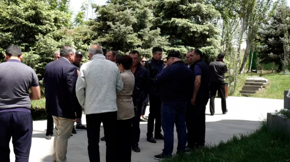 «Հայաստան» խմբակցության պատգամավորներն այցելել են «Եռաբլուր» (տեսանյութ)