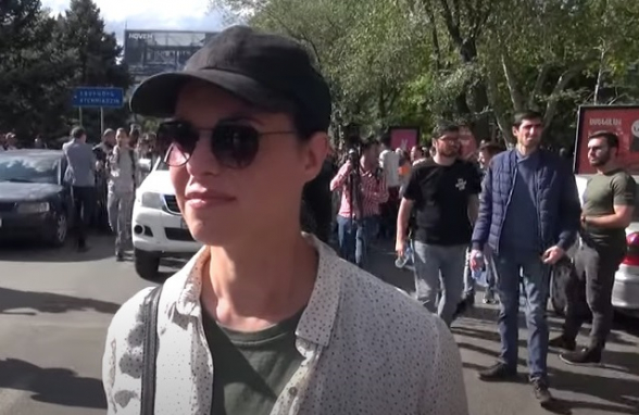 Մենք խորհրդարան կվերադառնանք կա՛մ այլ կարգավիճակով, կա՛մ այս իշխանություններին հեռացնելու կոնկրետ անելիքի դեպքում, կա՛մ չենք վերադառնա․ Արեգնազ Մանուկյան (տեսանյութ)