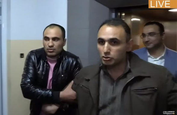 После обыска в квартире задержан общественный деятель Аветик Чалабян (видео)