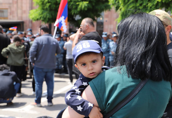 Ի՞նչ են արել այսօր Երևանում ցույցերին մասնակցած հայերը