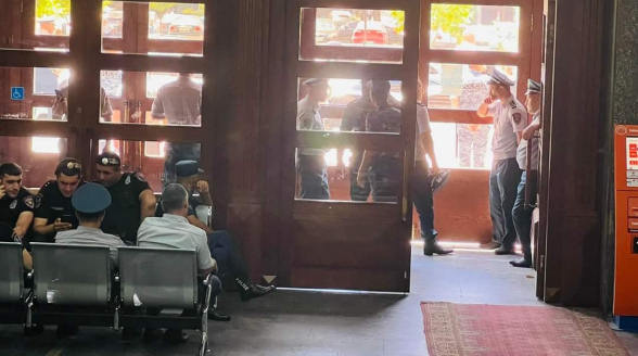 Կառավարության 3-րդ մասնաշենքում արտակարգ իրավիճակ է