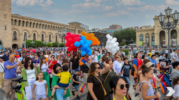 «Ես սիրու´մ եմ իմ երկիրը». կանանց և երեխաների քայլերթը` Երևանում
