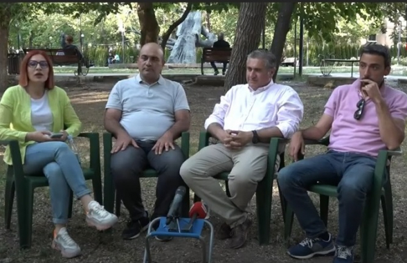 Обсуждение на тему «За какую Армению мы боремся?» на площади Франции (видео)