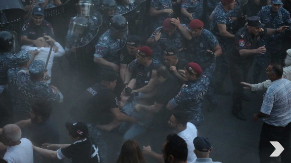 ՀՀ ոստիկանություն հունիսի 3-ին Դեմրճյան-Պռոշյան խաչմերուկում տեղի ունեցածի վերաբերյալ տեսանյութ պատրաստելուց ի՞նչու չեք օգտագործում նաև այս և նմանաբնույթ կադրեր