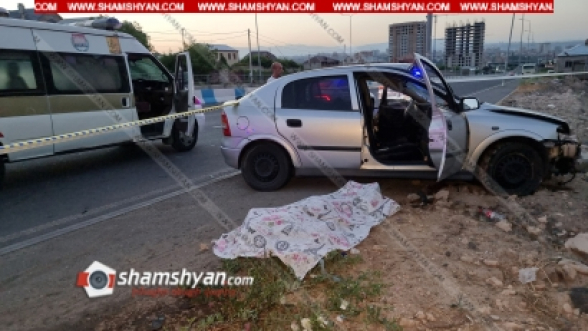 Երևանում 29-ամյա վարորդը Opel-ով բախվել է երկաթե սյանը, տապալել էլեկտրասյունն ու հայտնվել մայթին, կա 1 զոհ, 1 վիրավոր