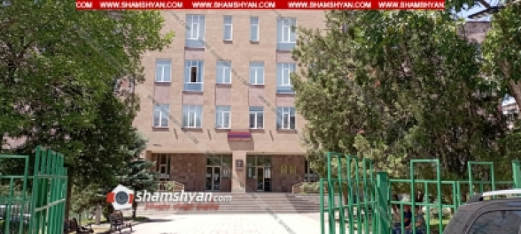 Երևանում՝ թիվ 56 դպրոցի դիմաց, Mitsubishi-ն վրաերթի է ենթարկել 15-ամյա դպրոցի սանին, և բախվել Kia-ին. երեխան տեղափոխվել է հիվանդանոց