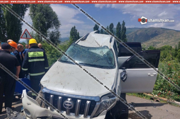 Վթարի է ենթարկվել Նորատուսի նախկին գյուղապետը. մեքենան բախվել է պատնեշին, ապա՝ գլորվել, կա վիրավոր