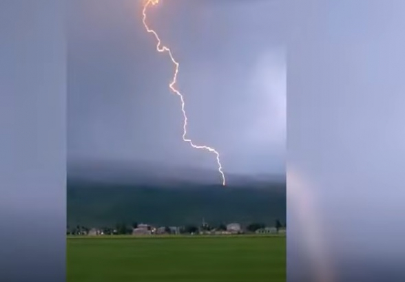 Կայծակի հարվածը Արագածի լանջերին