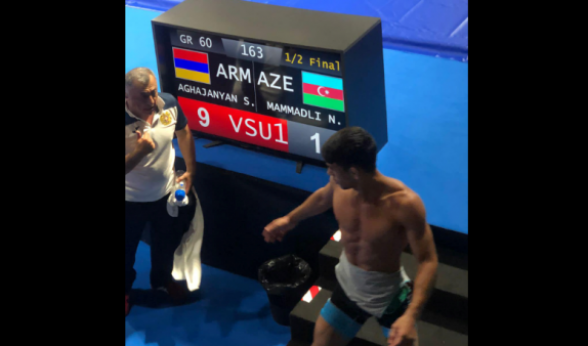 Սուրեն Աղաջանյանը 9:1 հաշվով հաղթեց ադրբեջանցուն և դուրս եկավ եզրափակիչ