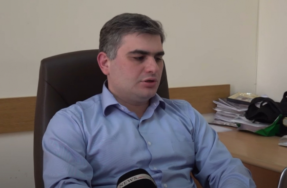 Предлагаю испортившуюся по вине должностных лиц Армении продукцию выгрузить перед зданиями министерств