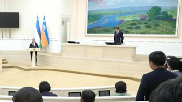 Парламент Узбекистана сохранил суверенитет Каракалпакии