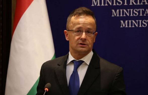 В Венгрии заявили о невозможности отказаться от российской нефти, несмотря на желание