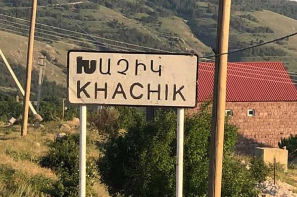 Խաչիկ գյուղի բնակիչը գնացել է «Ջաղացի ձոր» կոչվող տարածք՝ բոխի հավաքելու, որտեղ 3 ադրբեջանցի նրան տեղափոխել են Նախիջևան