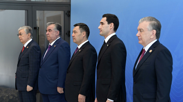 Лидеры Киргизии, Казахстана и Узбекистана подписали договор о дружбе и сотрудничестве