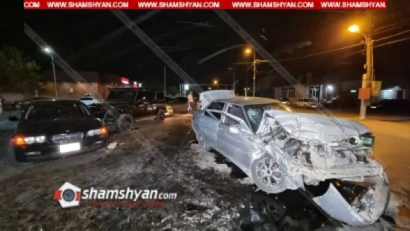 Արարատի մարզում բախվել են Mercedes G-500-ը, BMW-ն ու ՎԱԶ-21103-110-ը. 3 վիրավորներից մեկը երեխա է