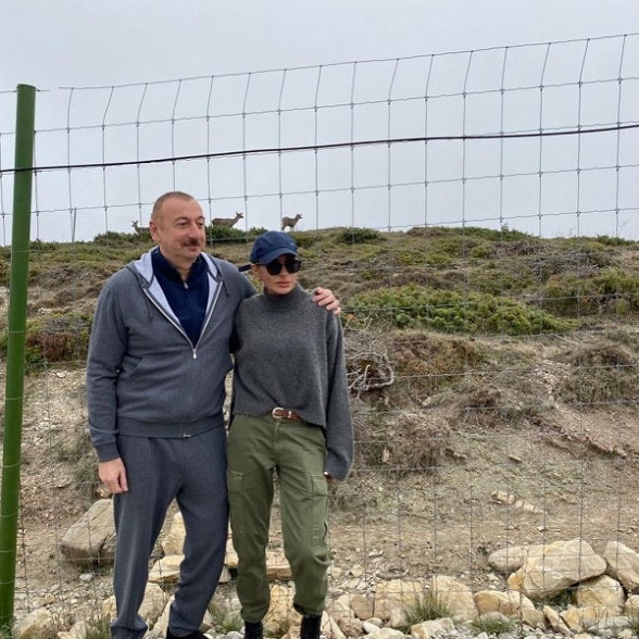 Օգոստոսի 26-ին Մեհրիբանի ծնունդն ա, ու փաստացի ծնունդի նվերն էլ հայկական Բերձորն, Աղավնոն ու Սուսն են