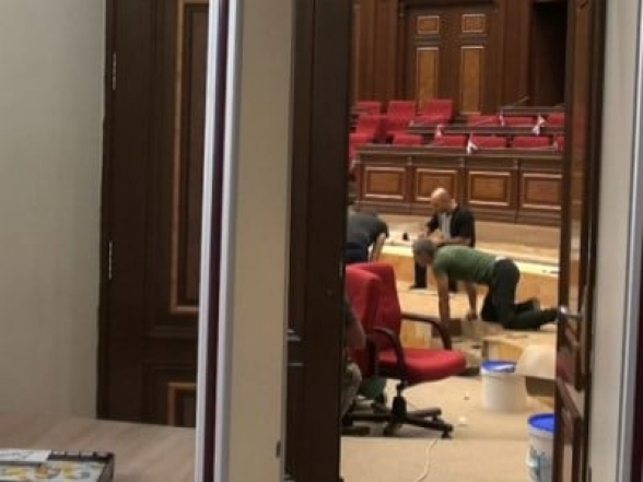 27 հազար դոլար՝ ԱԺ նիստերի դահլիճի գորգերը նորացնելու համար