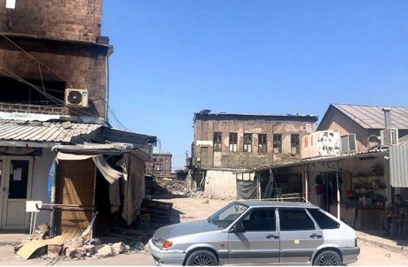 «Մարդ կա՝ 100 միլիոնից ավելի ապրանքը մոխրացել է․Կառավարությունը, կոպիտ ասած, իր վրայից գցում է պատասխանատվությունը․․․»․ Սուրմալուի տուժած տնտեսվարողներ (տեսանյութ)