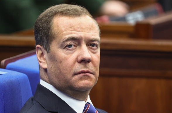 Медведев: «Москва в будущем может потребовать тотальной капитуляции ...