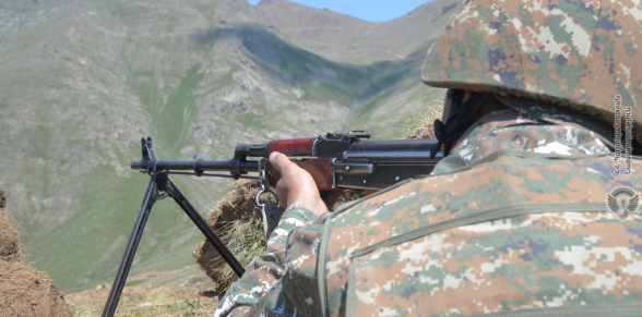 Азербайджан ведет интенсивный артиллерийский огонь по армянским позициям в направлении Гориса, Сотка и Джермука – Минобороны (видео)