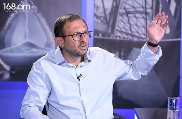 Их нужно пинками выгнать из кабинетов – Гегам Манукян (видео)