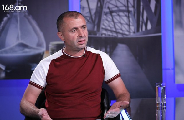 На наше село упало как минимум 500 снарядов: всё в руинах – Акоп Аветян (видео)