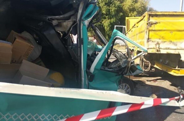 Բախվել են «Իվեկո» և «Ֆորդ Տրանզիտ» մակնիշի ավտոմեքենաները. վերջինի 1-ամյա ուղևորը մահացել է, վարորդը՝ հոսպիտալացվել