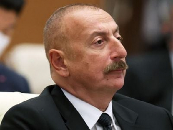 Алиев обсудил с первым вице-премьером РФ проект коридора «Север-Юг»