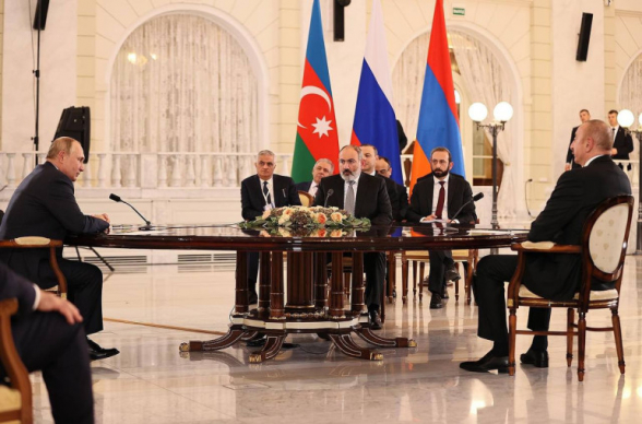 Путин сообщил о согласовании с Пашиняном и Алиевым совместного заявления (видео)