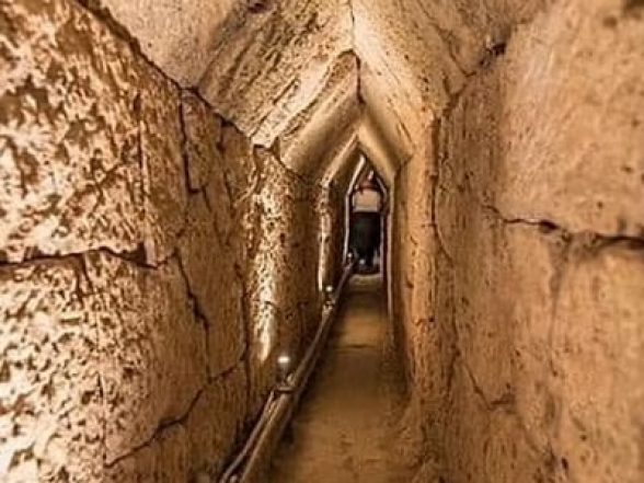 Археологи сообщили об обнаружении тоннеля к гробнице Клеопатры