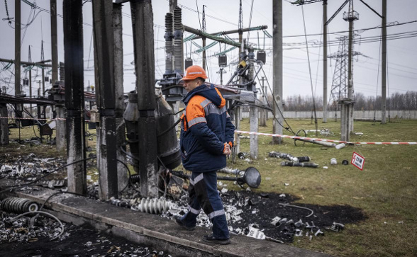 Почти половина энергетической системы Украины выведена из строя – премьер