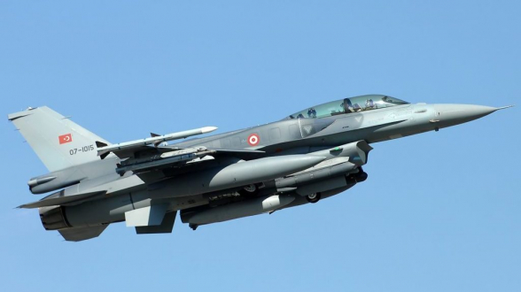 Турция нанесла удары по курдским районам Сирии и Ирака