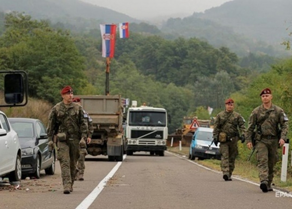 Косово отложило решение по штрафам за сербские номера на 48 часов по просьбе США