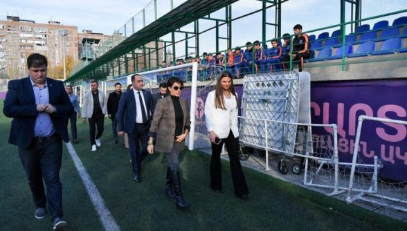 Իշխանության սրտի օլիգարխներից ևս մեկը բացահայտվեց. ում էր այցելել Աննա Հակոբյանը. «Ժողովուրդ»