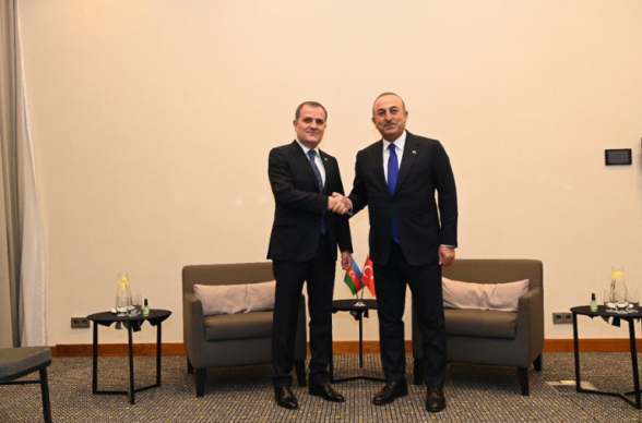 Главы МИД Турции и Азербайджана провели переговоры