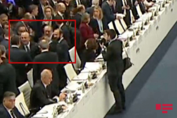 Հայաստանի, Ադրբեջանի և Թուրքիայի ԱԳ նախարարները կարճ զրույց են ունեցել (տեսանյութ)