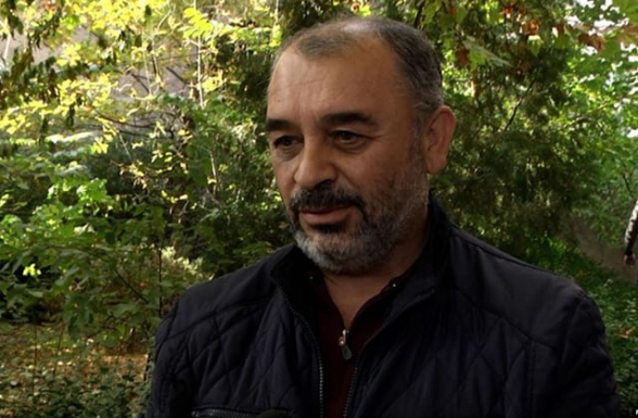 Այդ խաչմերուկում ադրբեջանցիները դարպասներ են դրել՝ Սղնախից գալիս, մտնում են Քարին տակ ու գնում Շուշի․ Շուշիի քաղաքապետ