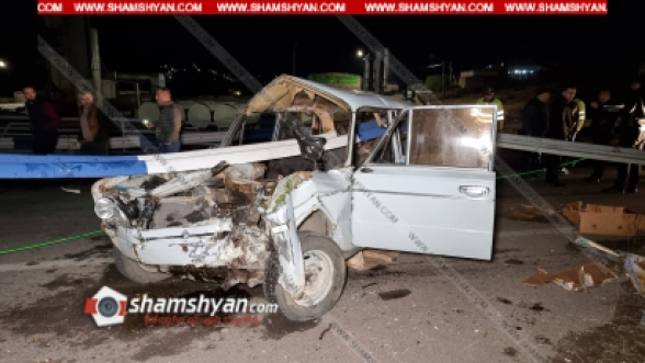 Երևան-Գյումրի ավտոճանապարհին «VAZ-2106»-ը դուրս է եկել ճանապարհի երթևեկելի հատվածից և բախվել արգելապատնեշին․ զոհերի թվում կա մանկահասակ երեխա