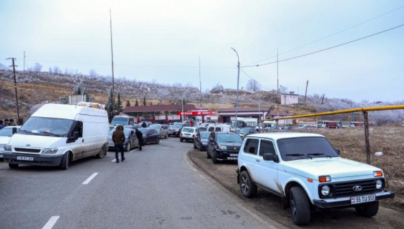 Более 50 машин остались заблокированными на трассе Степанакерт-Горис (видео)