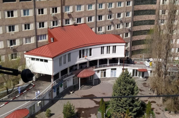 Գրիգոր Լուսավորիչ հիվանդանոցում 7 տարեկան երեխան մահացել է, մայրը փորձել է պատուհանից նետել իրեն