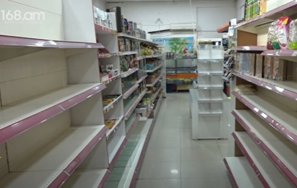 Ուտելիք ենք ման գալիս, տեսնենք՝ ի՞նչ կճարենք, որ գոյատևենք. շրջափակված Արցախում խանութները դատարկ են