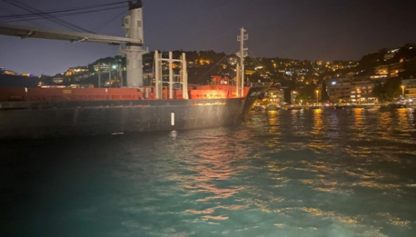 Следовавшее с Украины судно село на мель и перекрыло Босфор