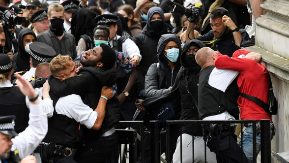 Великобритания ужесточит меры по подавлению протестов