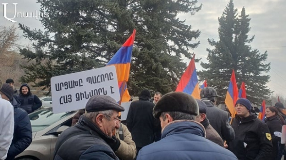 Կեղծ հերոսները