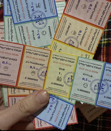 В Арцахе продукты по талонам, свет – по графику, газа нет, холодно и темно…