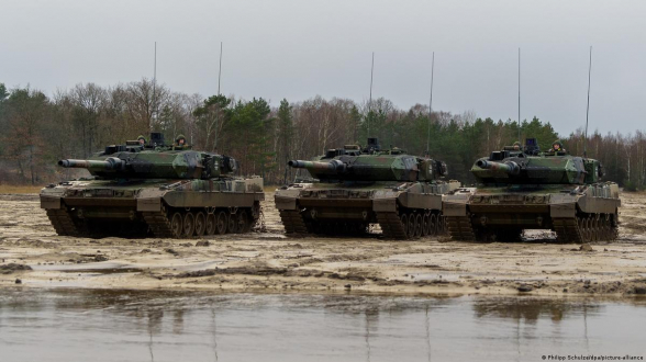 Германия не будет препятствовать Польше при поставке немецких танков Украине