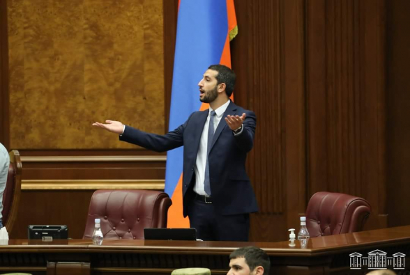 Ռուբինյանն արդեն չի՞ հավատում Փաշինյանի «Ապագա կա՛» կարգախոսին, որ մտահոգված է Ալիևի սպառնալիքներից