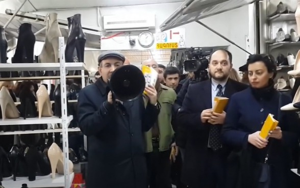 Никол на рынке «Малатия» визжал, что выход есть: он пришел и закрыл его (видео)