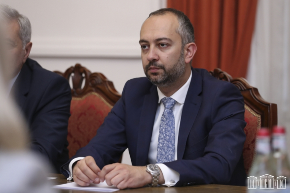 Էդուարդ Աղաջանյանը հրաժարականի դիմում է ներկայացրել ԱԺ արտաքին հարաբերությունների հանձնաժողովի նախագահի պաշտոնից