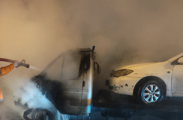 Երևանում ավտոքարշակ է այրվել, թափքին եղել է այլ մեքենա